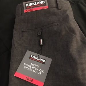 Kirkland Signature Pleated Men’s Dress Pants 34x30